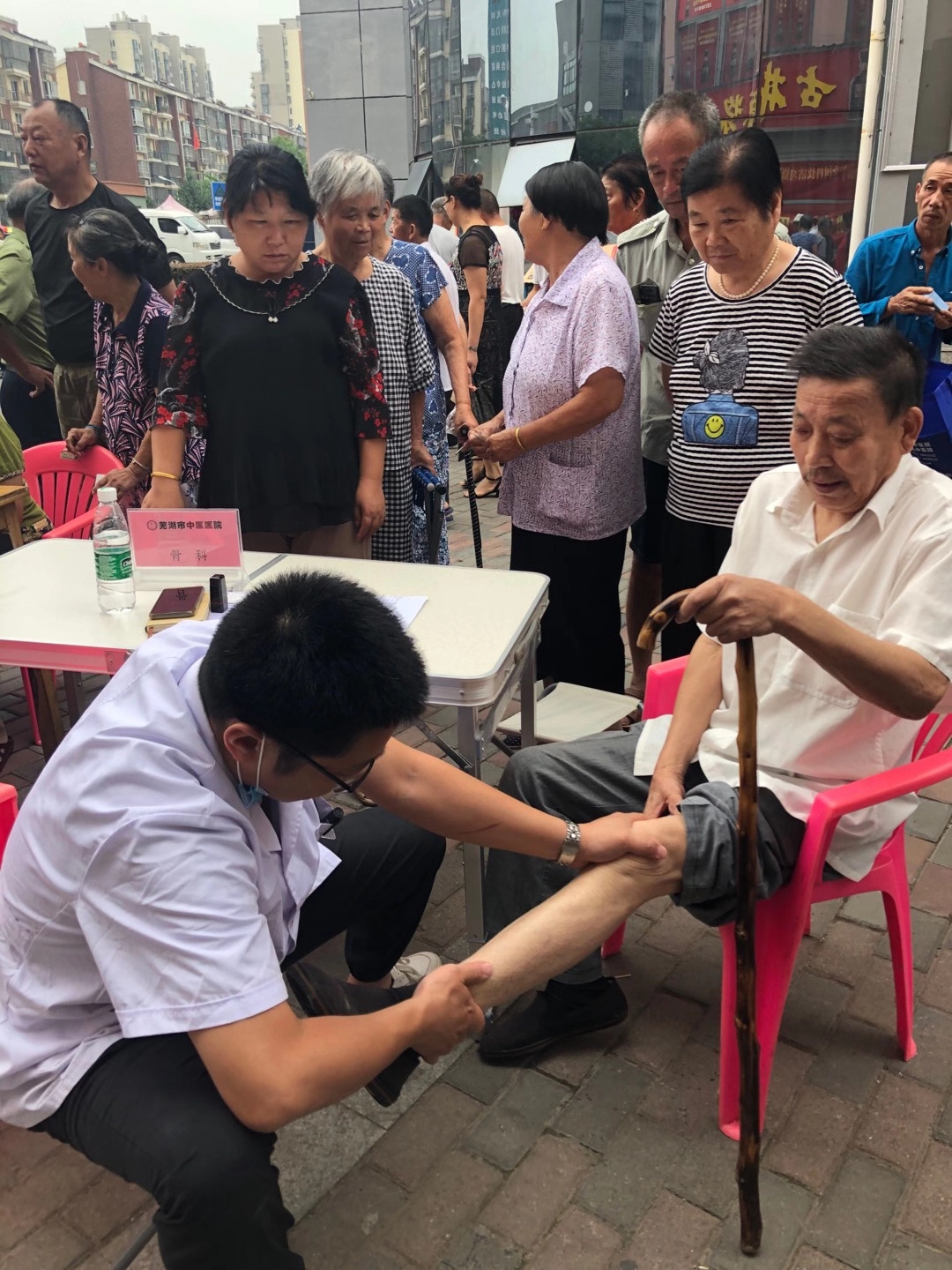 關(guān)注卒中患者----紅手環(huán)在行動(圖2)