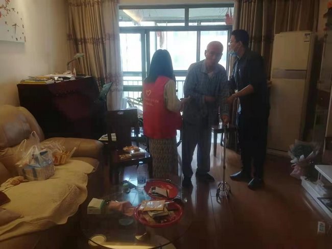 【我為群眾辦實(shí)事】我院走訪高齡腦?；颊?，中醫(yī)藥制劑暖人心(圖3)
