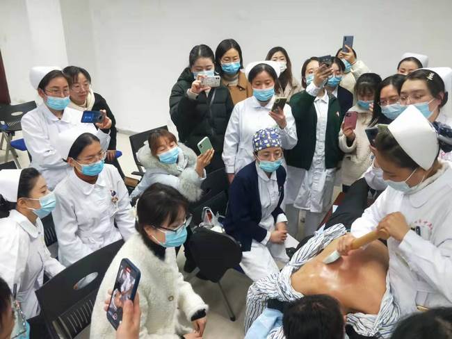 分享中醫(yī)技能  弘揚中醫(yī)文化 ——記院中醫(yī)護理小組開展新技術理論授課及操作示教活動(圖3)
