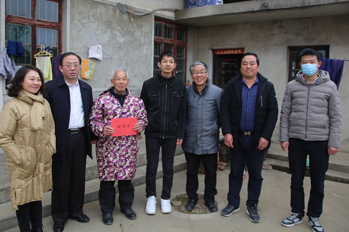 學校領(lǐng)導赴定點幫扶村調(diào)研指導鄉(xiāng)村振興工作(圖2)