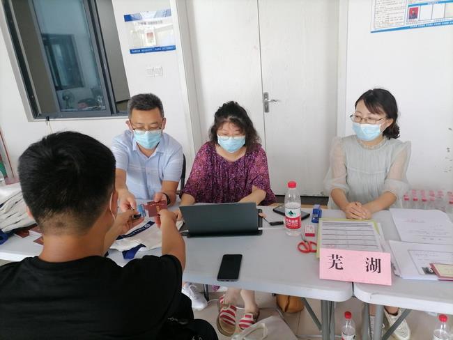 我院2022級(jí)研究生新生報(bào)到工作圓滿(mǎn)完成(圖1)