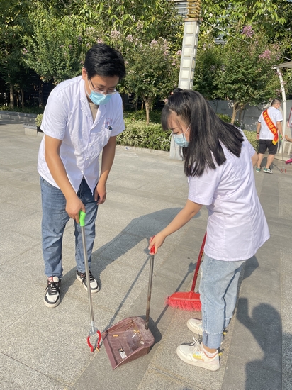 干凈清潔看我的 志愿服務(wù)在行動 ——我院團(tuán)委組織開展志愿者服務(wù)活動(圖4)