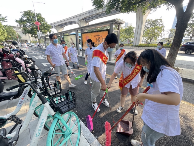 干凈清潔看我的 志愿服務(wù)在行動 ——我院團(tuán)委組織開展志愿者服務(wù)活動(圖6)