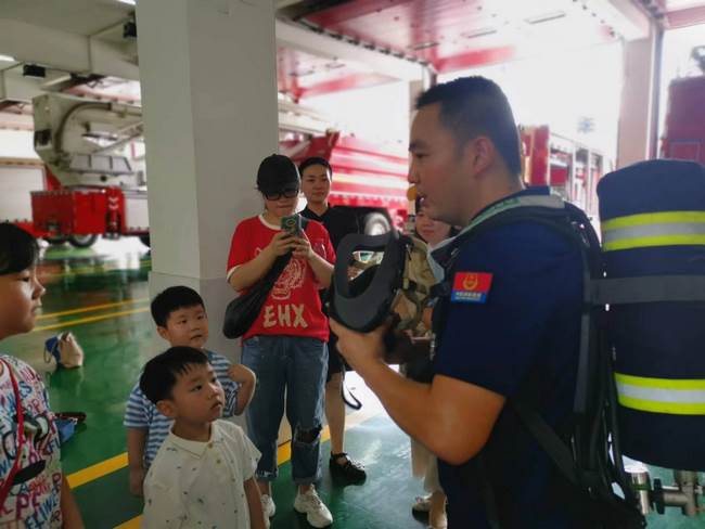 軍民魚水一家親、擁軍擁屬迎“八·一”(圖8)