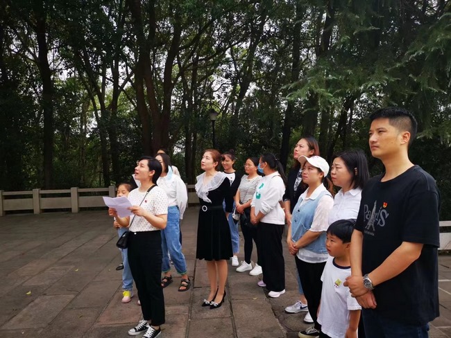 瞻仰革命英烈 傳承紅色基因 ——內(nèi)四支部“祭英烈”主題黨日活動紀(jì)實(shí)(圖2)