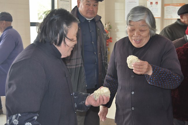 三月學(xué)雷鋒，愛心送老人——我院組織主題通訊員活動(dòng)(圖3)