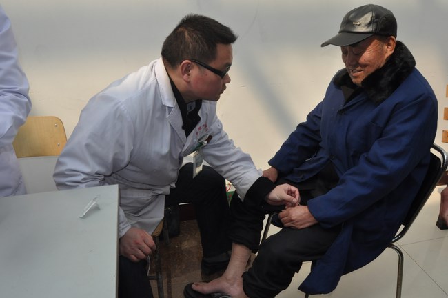 三月學(xué)雷鋒，愛心送老人——我院組織主題通訊員活動(dòng)(圖5)