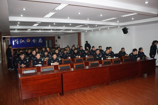 警民共建 魚水情深——我院專家為弋江區(qū)公安基層民警進(jìn)行警務(wù)現(xiàn)場急救知識培訓(xùn)(圖1)