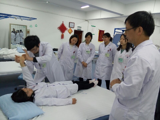 我院康復(fù)科積極開展科室業(yè)務(wù)學(xué)習(xí)(圖1)