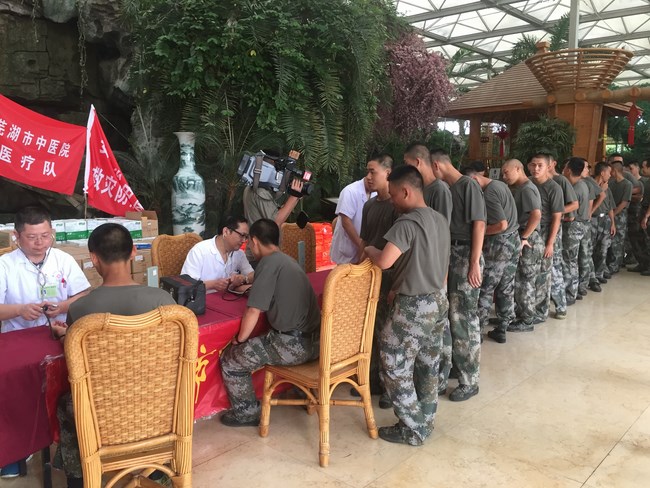 我院醫(yī)療隊慰問解放軍臨汾旅官兵(圖10)