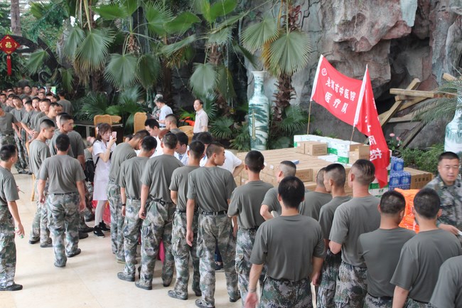 我院醫(yī)療隊慰問解放軍臨汾旅官兵(圖8)