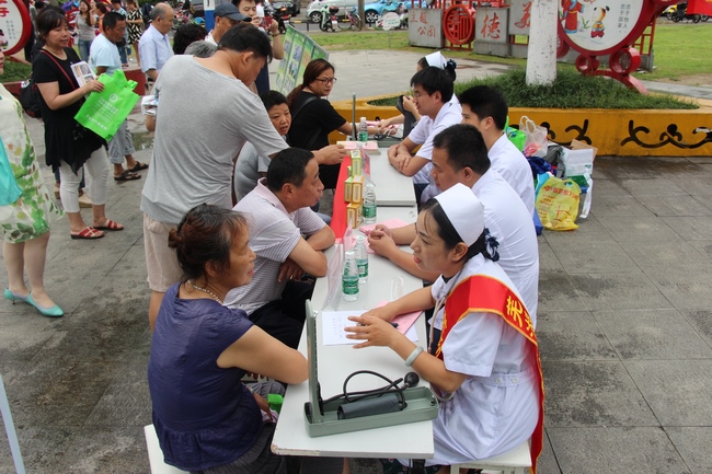 我院參加“2017年健康中國行－合理膳食”蕪湖站系列主題活動(圖3)