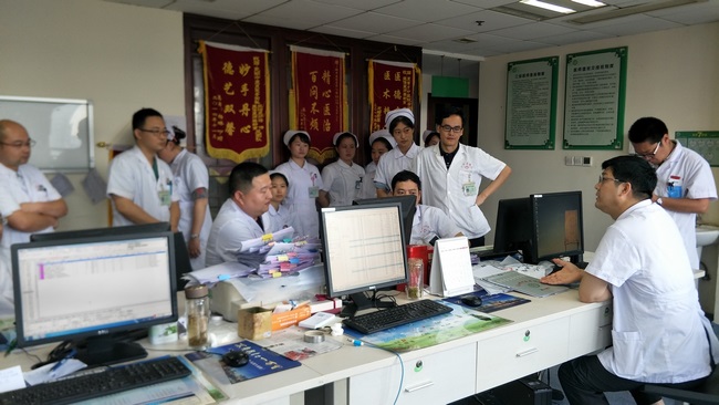 責(zé)任在心，警鐘長(zhǎng)鳴————我院組織院內(nèi)應(yīng)急急救演練(圖8)