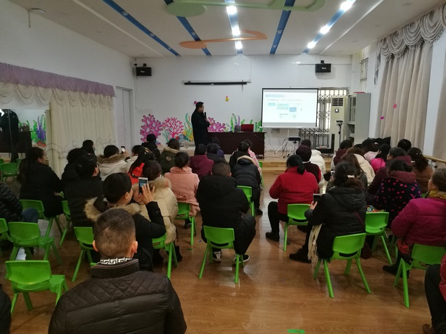 蕪湖市中醫(yī)醫(yī)院行政一支部開展黨員志愿者“流感季節(jié)中醫(yī)特色防治”宣講服務(wù)活動(dòng)(圖1)