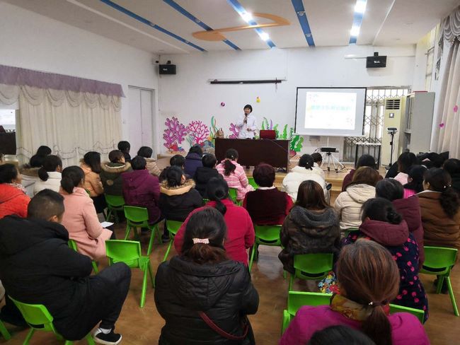 蕪湖市中醫(yī)醫(yī)院行政一支部開展黨員志愿者“流感季節(jié)中醫(yī)特色防治”宣講服務(wù)活動(dòng)(圖2)
