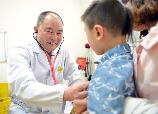 堅守匠心守護兒童健康 不舍初心弘揚中醫(yī)文化——記市中醫(yī)醫(yī)院兒科顧敏勇(圖2)