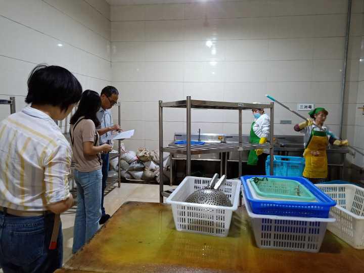 安全意識在心中 安全生產在手中——總務處開展節(jié)前安全生產大排查(圖5)