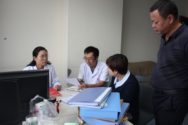 院黨委組織開展黨支部標準化建設督查(圖1)