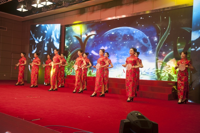 薪傳甲子 筑夢遠(yuǎn)航――我院舉辦院慶60周年文藝演出(圖8)