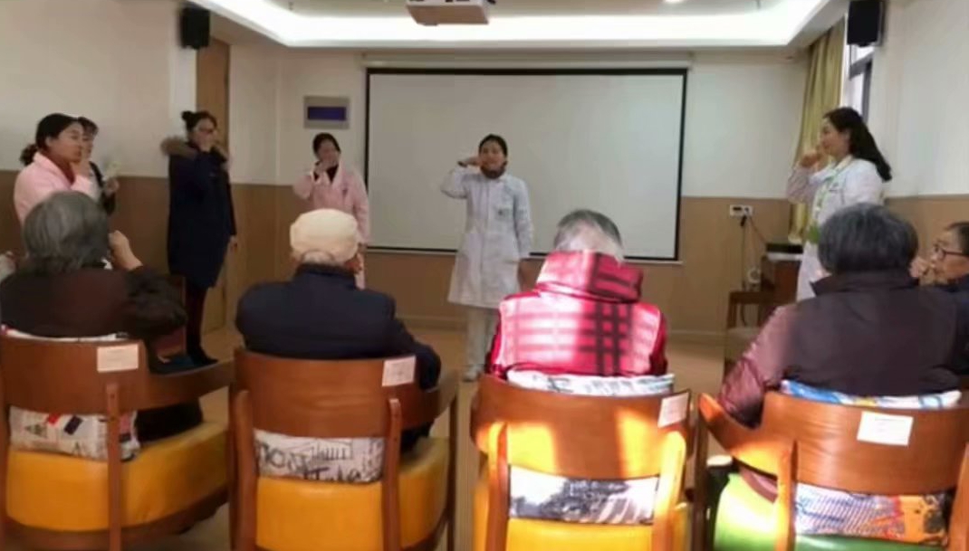 護理延伸服務(wù)之中醫(yī)特色循經(jīng)拍打操走進福延頤樂堂養(yǎng)老公寓(圖2)