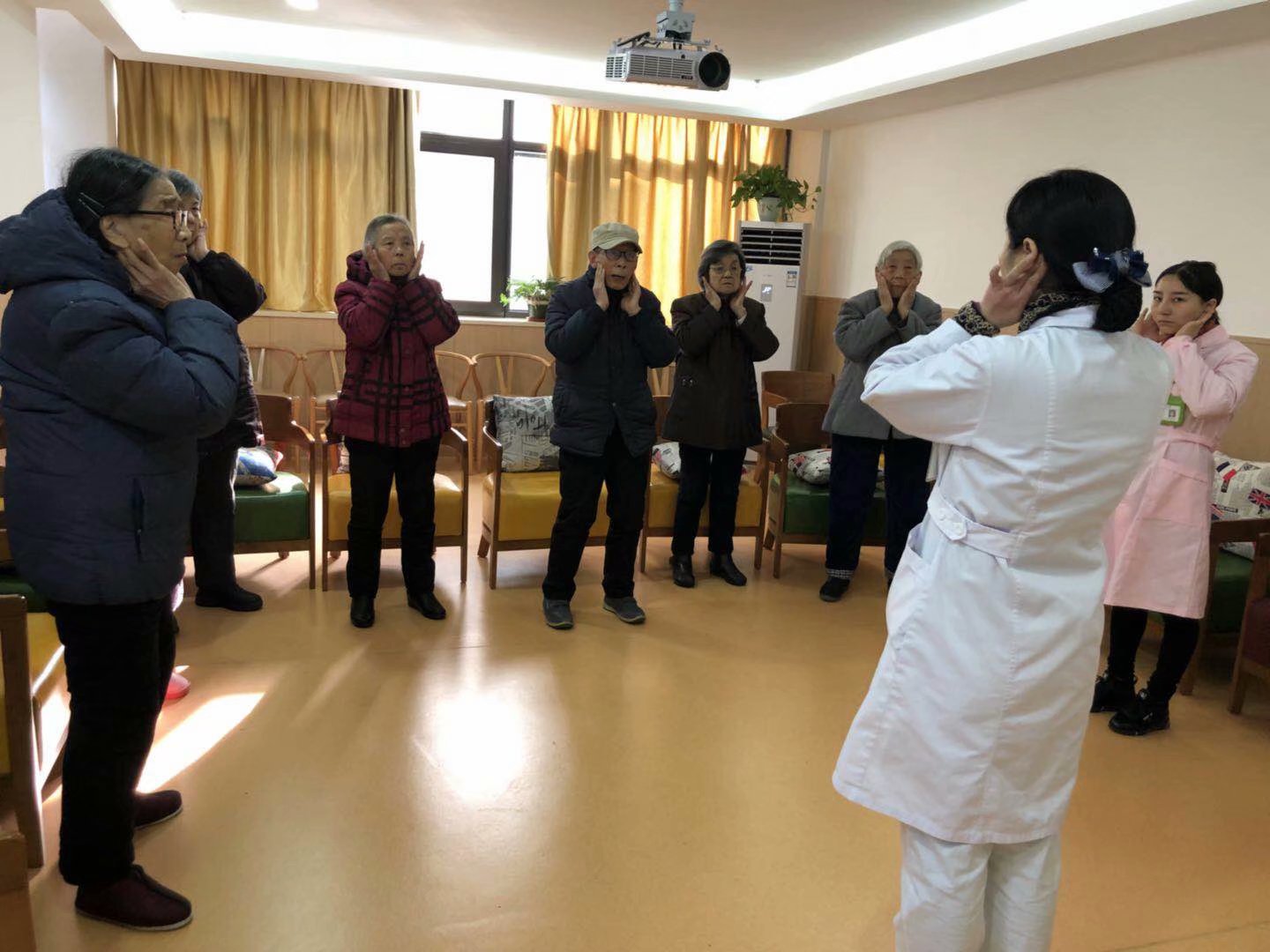 護理延伸服務(wù)之中醫(yī)特色循經(jīng)拍打操走進福延頤樂堂養(yǎng)老公寓(圖3)