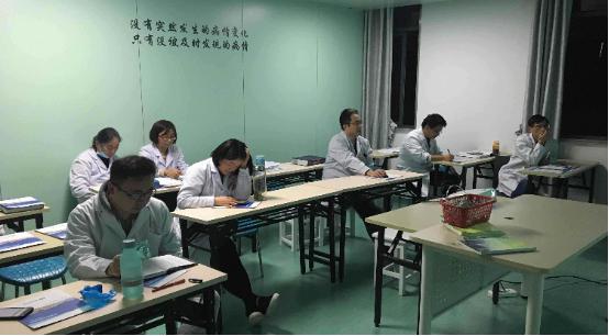 大內(nèi)科第二黨支部召開(kāi)黨員大會(huì)(圖5)