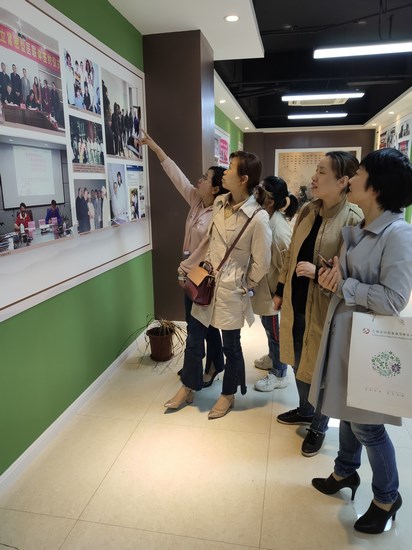見證發(fā)展變遷 傳承中醫(yī)文化-----弋江橋街道社區(qū)衛(wèi)生服務(wù)中心來我院院史館參觀(圖2)
