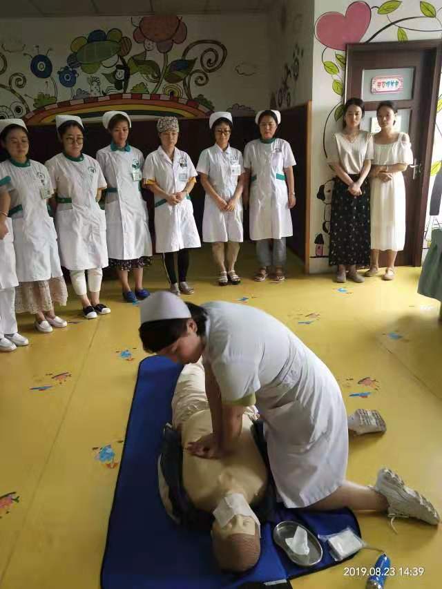 護(hù)理部組織市護(hù)理技能大賽獲獎(jiǎng)護(hù)士深入醫(yī)聯(lián)體社區(qū)開(kāi)展技術(shù)指導(dǎo)(圖3)