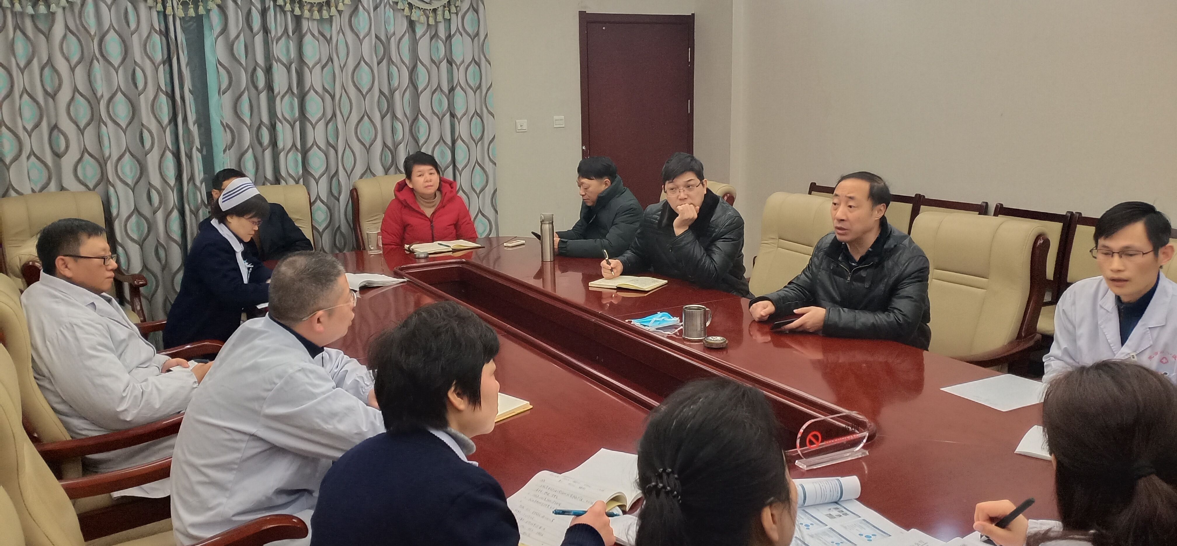落實決策部署 堅定信心決心——我院召開新型冠狀病毒感染的肺炎防控工作第三次調(diào)度會(圖3)