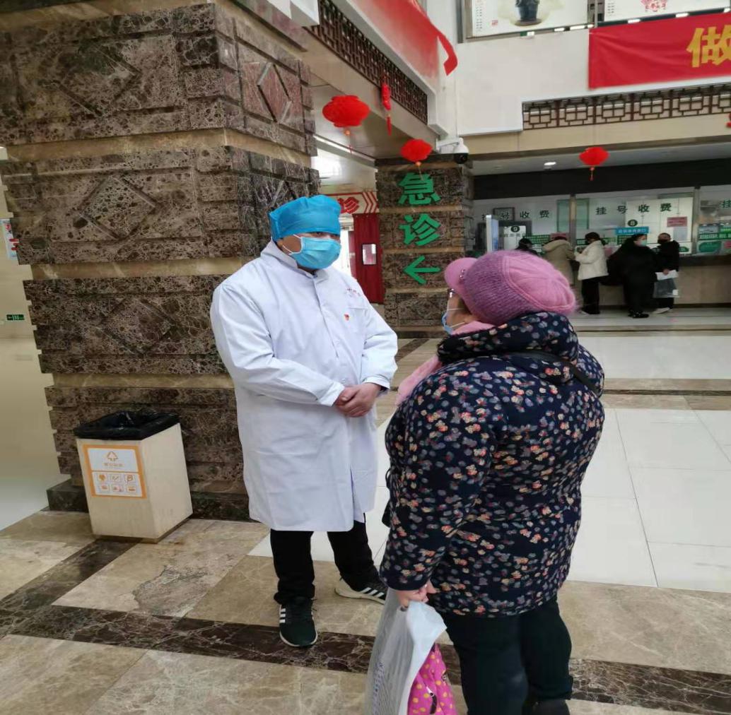 【讓黨旗在防控一線高高飄揚(yáng)】疫情防控，黨員志愿者在行動！(圖2)