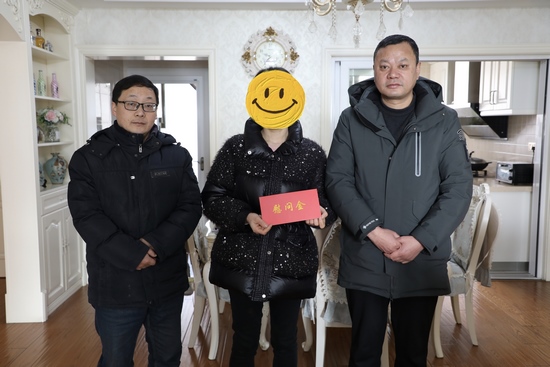 春節(jié)慰問(wèn)送溫暖   醫(yī)院關(guān)懷暖人心  ——院工會(huì)開(kāi)展節(jié)前走訪(fǎng)慰問(wèn)病困職工活動(dòng)(圖4)
