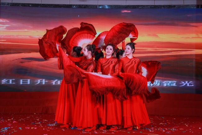 奮發(fā)圖強(qiáng)筑夢(mèng)想  砥礪前行譜新篇 ——我院成功舉辦2025年職工春節(jié)聯(lián)歡會(huì)(圖11)