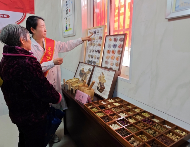 踐行雷鋒精神，勞模義診暖民心——我院開展學(xué)雷鋒義診志愿服務(wù)活動(dòng)(圖6)