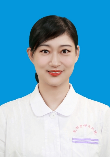 陳芳 (Copy).jpg